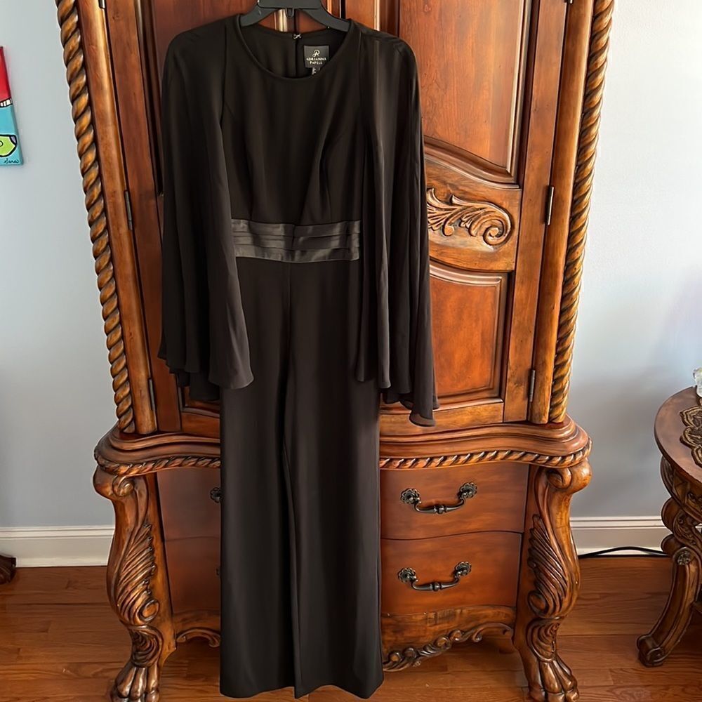 Adrianna Papell black cape jumpsuit with belted waist- size 4 NWT - Picture 6 of 10